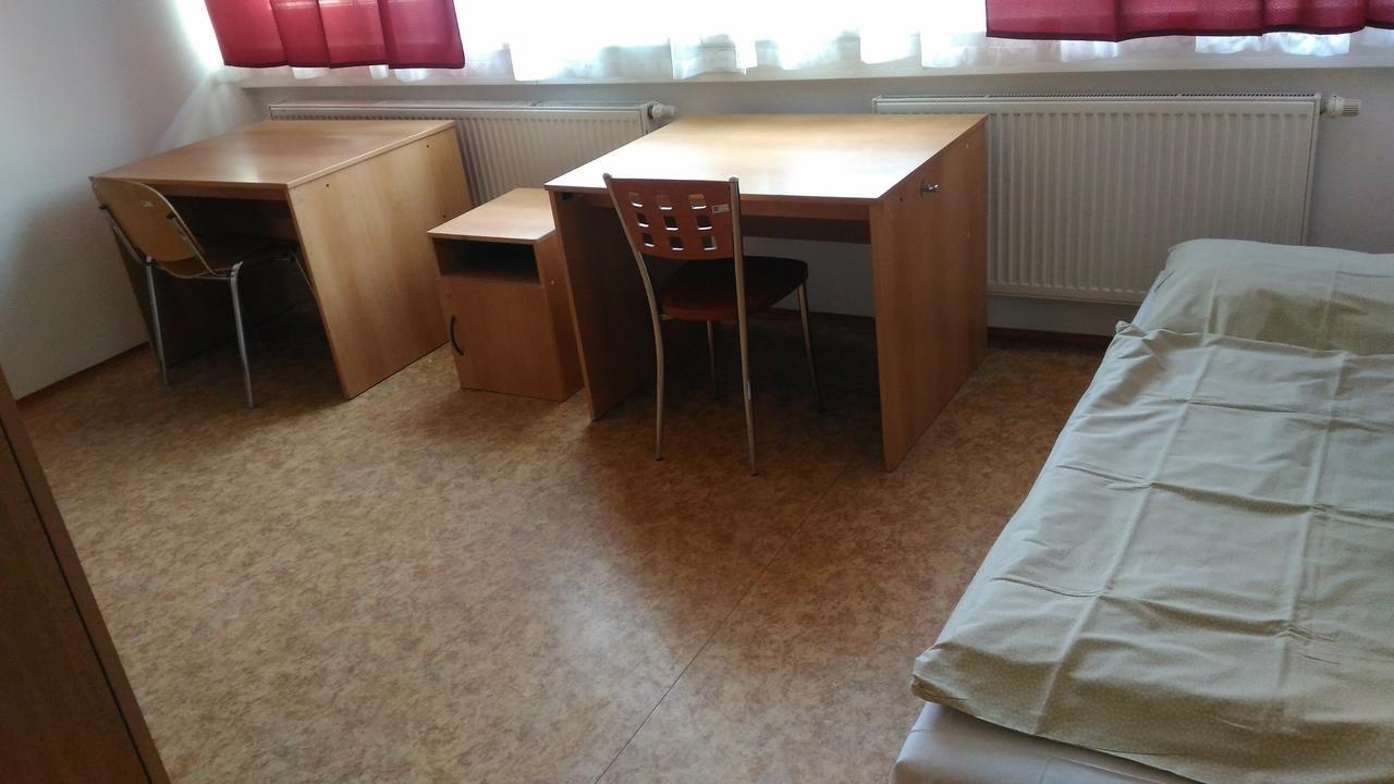 Hostel Strahov Прага Экстерьер фото